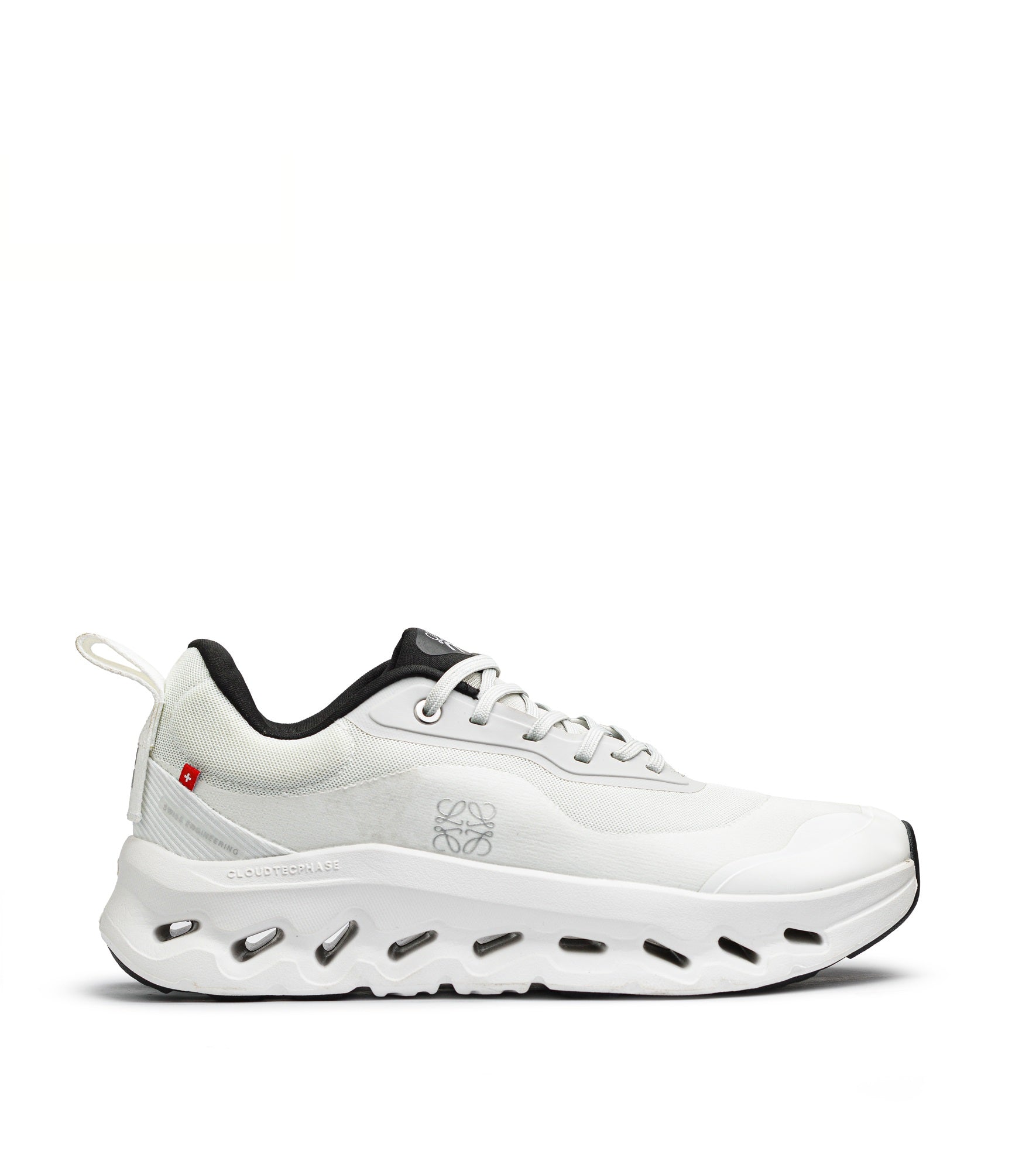 cloud loewe running ( W )