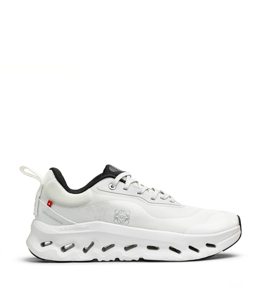 cloud loewe running ( W )